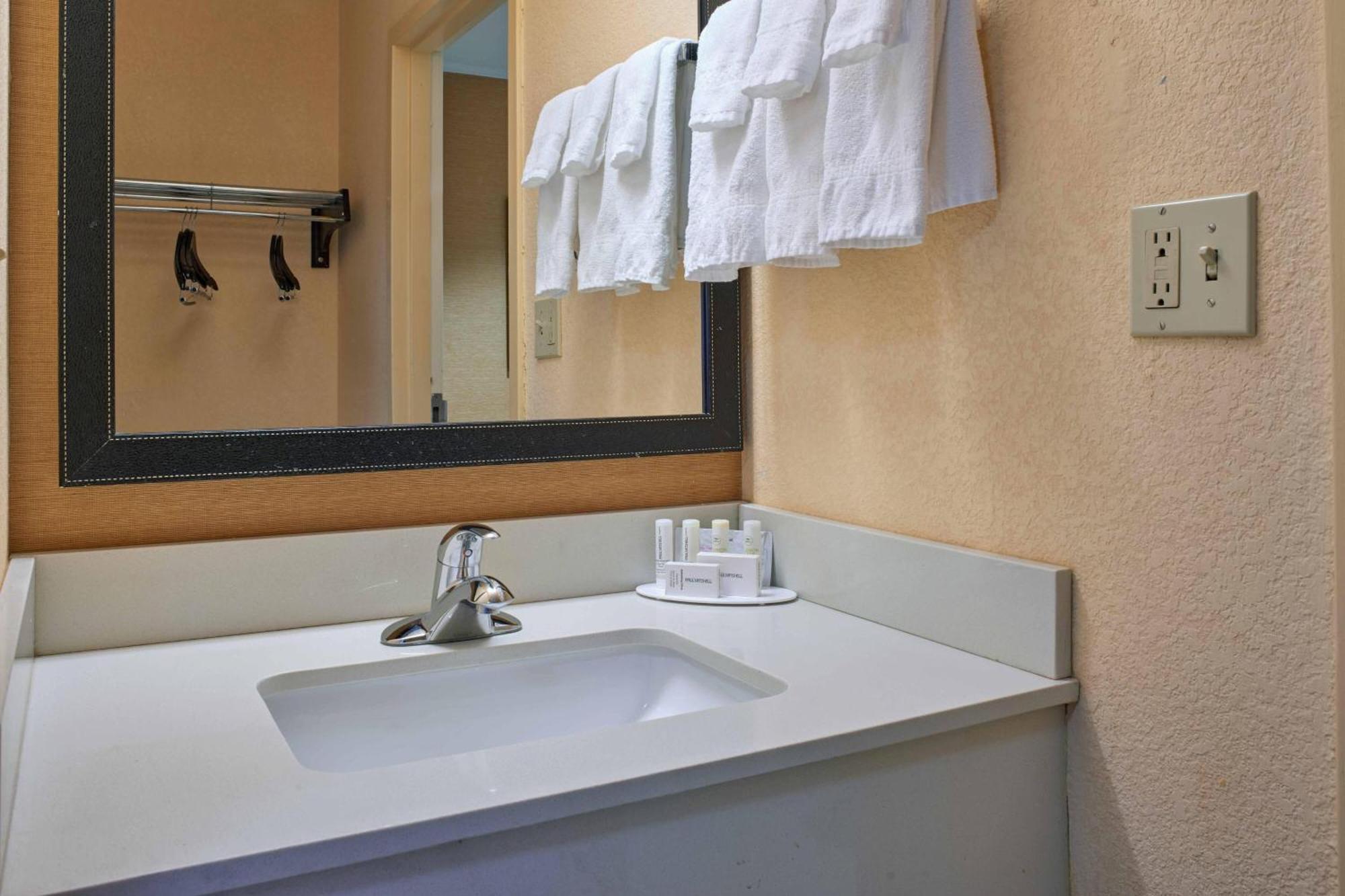 Fairfield Inn By Marriott Kalamazoo West Екстер'єр фото